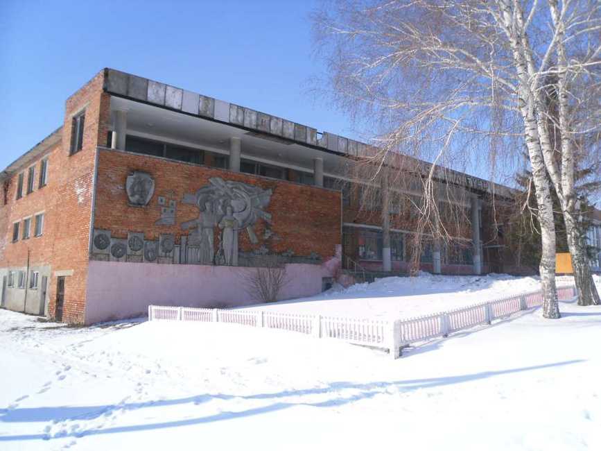 Дом Культуры открыт 30 декабря 1975 года